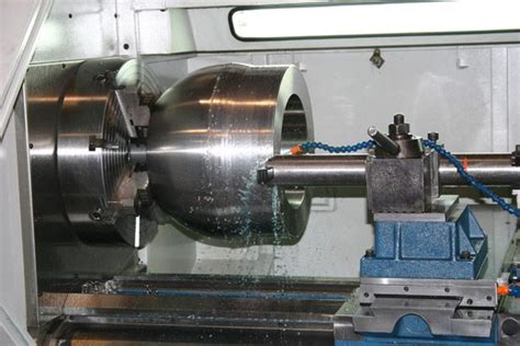 manual machining vs manual lathe